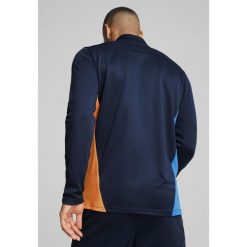 Męska bluza treningowa Olympique Marsylia z zamkiem 1/4 PUMA. Brązowe bluzy męskie Puma, m, bez wzorów, sportowe, bez ramiączek, bez kaptura. W wyprzedaży za 289.00 zł.
