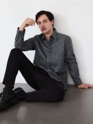 Koszula comfort fit - szary. Szare koszule męskie Reserved, l, bez wzorów, z bawełny, bez kołnierzyka, bez ramiączek. W wyprzedaży za 39.99 zł.