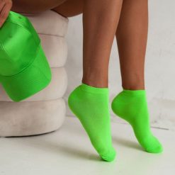 Bawełniane stopki GŁADKIE NEON ZIELONY 823. Zielone skarpetki damskie Milena, bez wzorów, z bawełny. Za 13.90 zł.