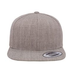 Klasyczna Czapka Z Daszkiem. Fioletowe czapki damskie FLEXFIT, bez wzorów, klasyczne. Za 67.99 zł.