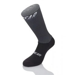 Skarpetki Mb Wear Aero Dry H20. Czarne skarpety męskie MB WEAR, bez wzorów, z lycry. Za 166.00 zł.