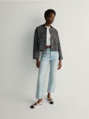 Jeansy straight leg - niebieski. Niebieskie jeansy damskie Reserved, bez wzorów, z bawełny. W wyprzedaży za 45.99 zł.