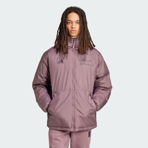 Kurtka Real Madrid Seasonal Down. Fioletowe kurtki męskie Adidas, s, bez wzorów, z materiału, bez kaptura. Za 515.85 zł.