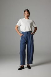 SPODNIE BARREL PABLO DENIM M - Flawless. Niebieskie spodnie materiałowe damskie Flawless, bez wzorów, z denimu, biznesowe, z podwyższonym stanem. Za 589.00 zł.