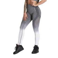 Legginsy bezszwowe damskie Carpatree Phase Seamless. Białe legginsy damskie Carpatree, bez wzorów. Za 82.99 zł.