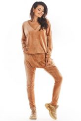 Wygodna Welurowa Bluza z Dekoltem w Szpic - Beżowa. Brązowe bluzy damskie Awama, uniwersalny, bez wzorów, z materiału, bez ramiączek, bez kaptura. Za 182.90 zł.