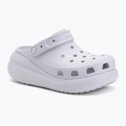 Klapki Crocs Classic Crush Clog. Fioletowe klapki damskie Crocs, bez wzorów, bez obcasa, bez zapięcia. Za 286.40 zł.