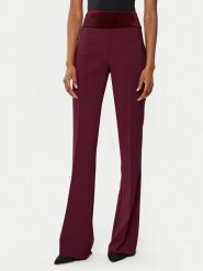 Rinascimento Spodnie materiałowe CFC0121874003 Bordowy Regular Fit. Czerwone spodnie materiałowe damskie Rinascimento, bez wzorów, z materiału. Za 219.99 zł.