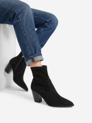 Nine West Botki EO-LBT805720-2 Czarny. Czarne botki damskie Nine West, bez wzorów, z materiału, bez obcasa, na słupku, bez zapięcia. Za 329.99 zł.