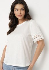 Biały T-shirt z Bawełny Ozdobiony Ażurowym Wzorem Valreia. Białe t-shirty damskie Born2be, m, z aplikacjami, z bawełny, bez kołnierzyka, bez ramiączek. Za 59.99 zł.
