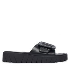 Klapki Tamaris. Czarne klapki damskie Tamaris, bez wzorów, bez obcasa, bez zapięcia. Za 299.99 zł.