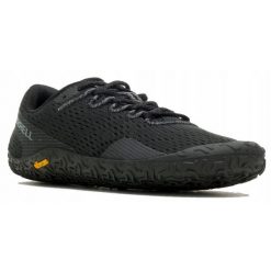 Buty sportowe damskie Merrel Vapro Glove 6. Czarne obuwie sportowe damskie Merrell, bez wzorów, bez zapięcia, do biegania. W wyprzedaży za 449.99 zł.