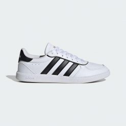 Buty Breaknet Sleek. Białe obuwie trekkingowe damskie Adidas, z gumy, bez zapięcia. Za 239.00 zł.