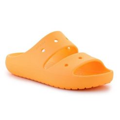 Klapki Crocs Classic Sandal V2 209403-85Q pomarańczowe. Brązowe klapki damskie bez wzorów, klasyczne, bez obcasa, bez zapięcia. Za 255.44 zł.