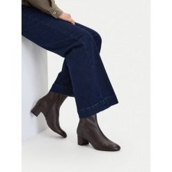Botki GINO ROSSI. Brązowe botki damskie Gino Rossi, bez wzorów, bez obcasa, na słupku, bez zapięcia. Za 349.99 zł.