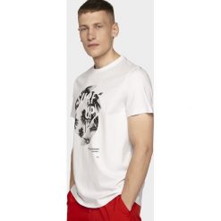 T-shirt męski TSM252 - biały. Białe t-shirty męskie 4F, m, bez wzorów, z bawełny, bez kołnierzyka, bez ramiączek. W wyprzedaży za 39.99 zł.