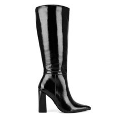 Kozaki Nine West. Czarne kozaki damskie Nine West, bez wzorów, bez obcasa, na słupku, bez zapięcia. Za 329.99 zł.