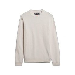 Lekki bawełniany sweter z teksturą Superdry. Białe swetry męskie Superdry, na zimę, m, bez wzorów, z bawełny, bez kołnierzyka, bez ramiączek. Za 347.00 zł.