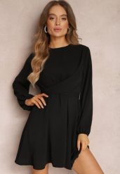 Czarna Sukienka Rozkloszowana z Gumką w Pasie Thelo. Czarne sukienki damskie Renee, m, bez wzorów, z tkaniny, eleganckie, bez kołnierzyka, bez ramiączek, mini, kopertowe. Za 69.99 zł.