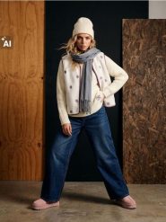 Jeansy baggy z efektem sprania - granatowy. Niebieskie jeansy damskie Sinsay, bez wzorów, z denimu. Za 69.99 zł.