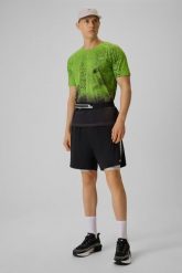 4F Spodenki do biegania szybkoschnące męskie - czarne L. Czarne szorty męskie 4F, bez wzorów, z materiału. Za 199.99 zł.