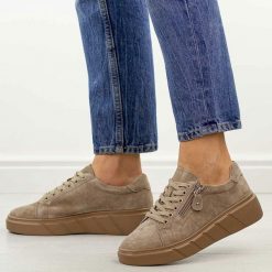 Fango skórzane półbuty damskie na platformie Jezzi 18-18. Zielone półbuty damskie Jezzi, na jesień, bez wzorów, z jeansu, eleganckie, bez obcasa, na platformie, bez zapięcia. Za 249.00 zł.