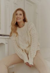 Jasnobeżowy Sweter z Bawełną i Wełną z Warkoczykowym Splotem Venqille. Brązowe swetry nierozpinane damskie Born2be, m, bez wzorów, z bawełny, bez kołnierzyka, bez ramiączek. Za 89.99 zł.