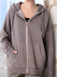 Bluza z kapturem z efektem sprania - brązowy. Brązowe bluzy damskie Sinsay, l, bez wzorów, bez ramiączek, z kapturem. W wyprzedaży za 33.99 zł.