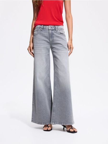 Jeansy wide leg - jasnoszary. Szare jeansy damskie Reserved, bez wzorów, z bawełny. Za 149.99 zł.
