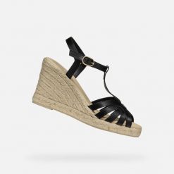 Sandały GEOX D GELSA Czarny. Czarne sandały damskie Geox, bez wzorów, ze skóry, bez obcasa, bez zapięcia. Za 437.99 zł.