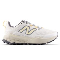Buty damskie New Balance Fresh Foam Garoé v2 WGARO5CP – beżowe. Brązowe obuwie sportowe damskie New Balance, bez wzorów, z materiału, bez zapięcia, do biegania. Za 529.99 zł.