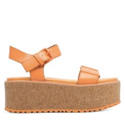 Sandały Lasocki. Brązowe sandały damskie Lasocki, bez wzorów, bez obcasa, na płaskiej podeszwie, bez zapięcia. Za 269.99 zł.