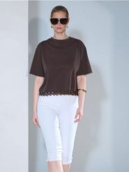 Jeansy capri z paskiem - kremowy. Białe jeansy damskie Sinsay, bez wzorów, z jeansu. Za 59.99 zł.