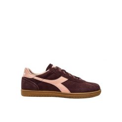Sneakersy damskie Diadora Tokyo. Brązowe obuwie sportowe damskie Diadora, bez wzorów, bez zapięcia. Za 394.50 zł.