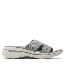 Klapki Skechers. Szare klapki damskie Skechers, bez wzorów, bez obcasa, bez zapięcia. Za 239.99 zł.
