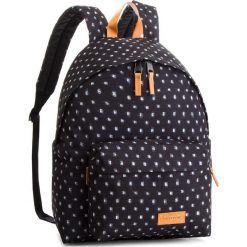 Plecak EASTPAK - Padded Pak'r EK620 Check Bleach 80T. Czarne plecaki damskie Eastpak, bez wzorów, z materiału, sportowe. W wyprzedaży za 219.00 zł.