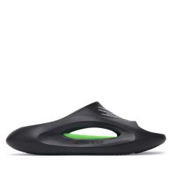 Klapki Plein Sport. Czarne klapki męskie Plein Sport, bez wzorów, bez zapięcia. Za 399.99 zł.