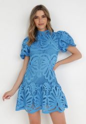 Niebieska Sukienka Cilleis. Niebieskie sukienki damskie Born2be, m, z aplikacjami, z koronki, eleganckie, bez kołnierzyka, bez ramiączek, mini. Za 199.99 zł.