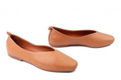 ARTIKER RELAKS 58C2610 brąz, baleriny damskie. Brązowe balerinki damskie Artiker Relaks, bez wzorów, ze skóry, bez obcasa, na obcasie, bez zapięcia. Za 234.90 zł.