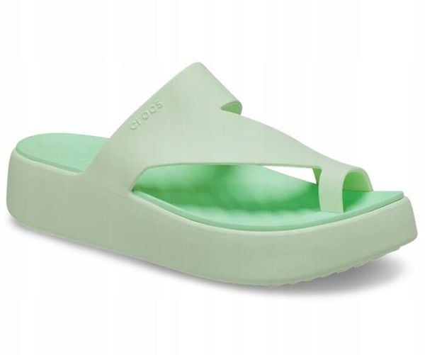 Klapki Dla Dorosłych Crocs Getaway Platform Toe Loop. Czarne klapki damskie Crocs, bez wzorów, z materiału, bez zapięcia. Za 199.99 zł.