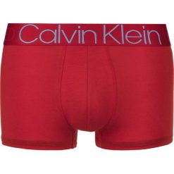 Calvin Klein Bokserki Czerwony. Czerwone bokserki męskie Calvin Klein, bez wzorów, z bawełny. Za 133.95 zł.