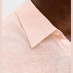 Koszula Jack & Jones Lawrence Linen LS różowa. Czerwone koszule męskie Jack&Jones, bez wzorów, bez kołnierzyka, bez ramiączek. Za 253.76 zł.