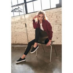 Parka damska Urban Classic bomber light. Czerwone parki damskie Urban Classics, l, bez wzorów, z poliesteru, bez kaptura. Za 169.70 zł.