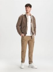 Kurtka sherpa - brązowy. Brązowe kurtki męskie Sinsay, l, bez wzorów, z bawełny, bez kaptura. Za 119.99 zł.