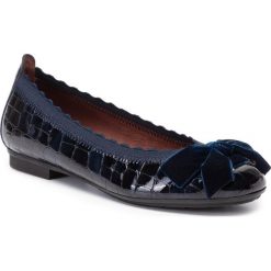 Baleriny HISPANITAS - Basil HI99240 Marine. Niebieskie balerinki damskie Hispanitas, bez wzorów, z lakierowanej skóry, marine, bez obcasa, bez zapięcia. Za 439.00 zł.