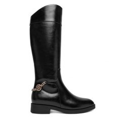 Kozaki Nine West. Czarne kozaki damskie Nine West, bez wzorów, bez obcasa, na płaskiej podeszwie, bez zapięcia. Za 349.99 zł.