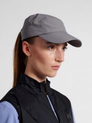 Czapka 5-panelowa Newline. Szare czapki damskie Newline, na wiosnę, bez wzorów, z materiału. Za 137.50 zł.