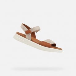Sandały damskie Geox Xand 2S. Brązowe sandały damskie Geox, bez wzorów, ze skóry, bez obcasa, bez zapięcia. Za 366.99 zł.