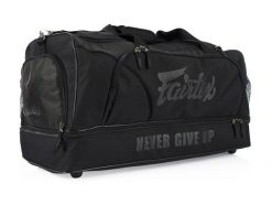 Torba sportowa Fairtex. Czarne torby sportowe męskie FAIRTEX, bez wzorów. Za 369.00 zł.