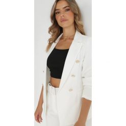 Biała Marynarka Naeronia. Białe marynarki i żakiety damskie Born2be, bez wzorów, eleganckie, bez kołnierzyka, bez ramiączek. Za 109.99 zł.